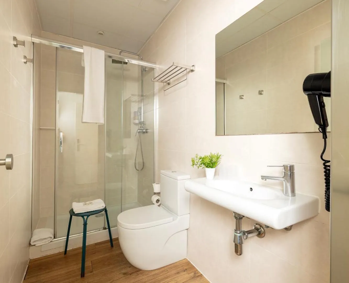 Gasthof Hotel Som Nit Born Barcelona