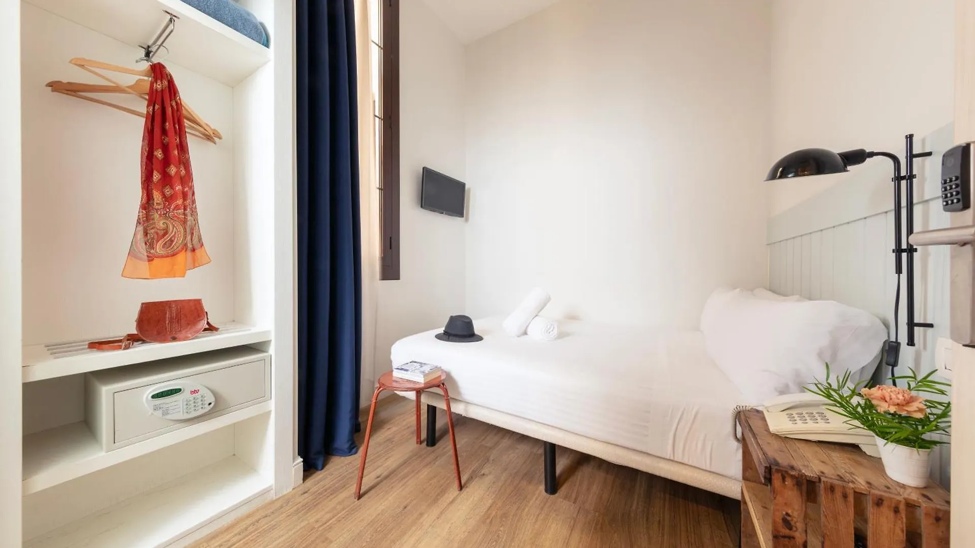 Gasthof Hotel Som Nit Born Barcelona